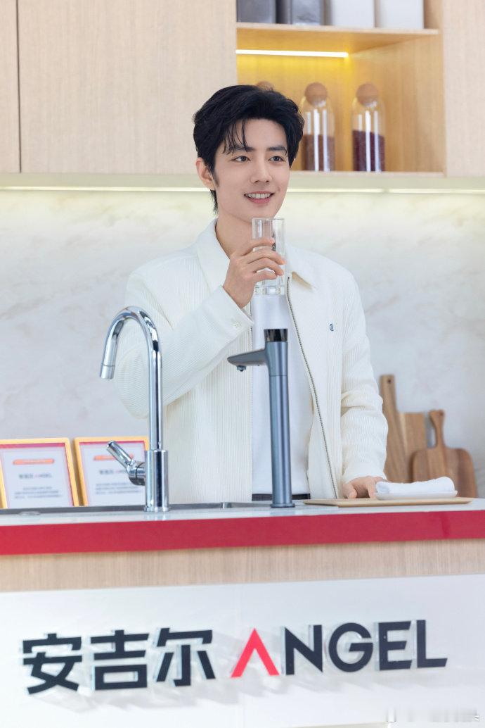 肖战今晚安吉尔直播在线观看人数31.41万，安吉尔单品销售额拿下净水器榜排名第1