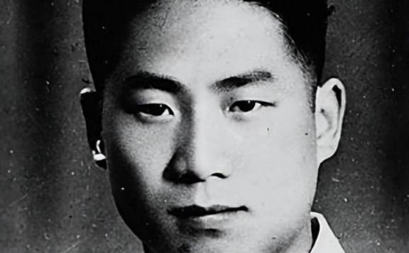 1948年4月18日，地下党员李维嘉接完头，正要回家，一个小姑娘却偷偷朝他摆手，