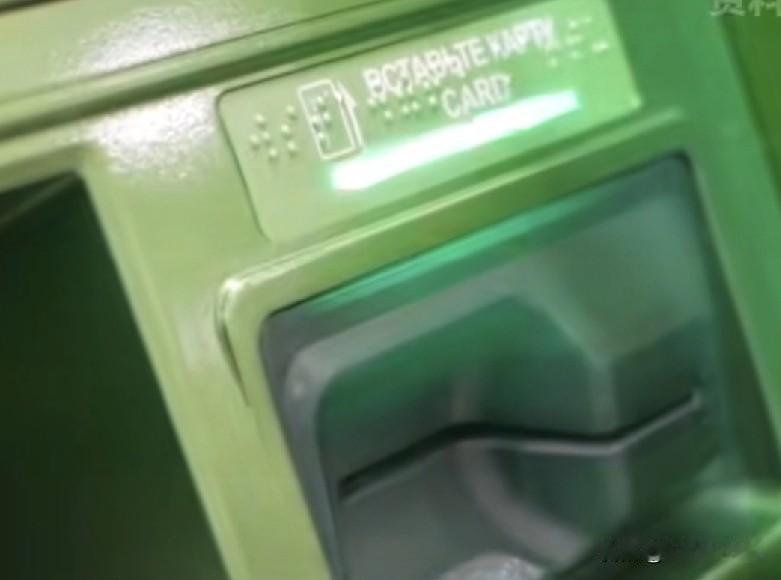 人均存款11.8万！我查了自己余额，瞬间破防了…
 
央行刚出的存款数据，直接给