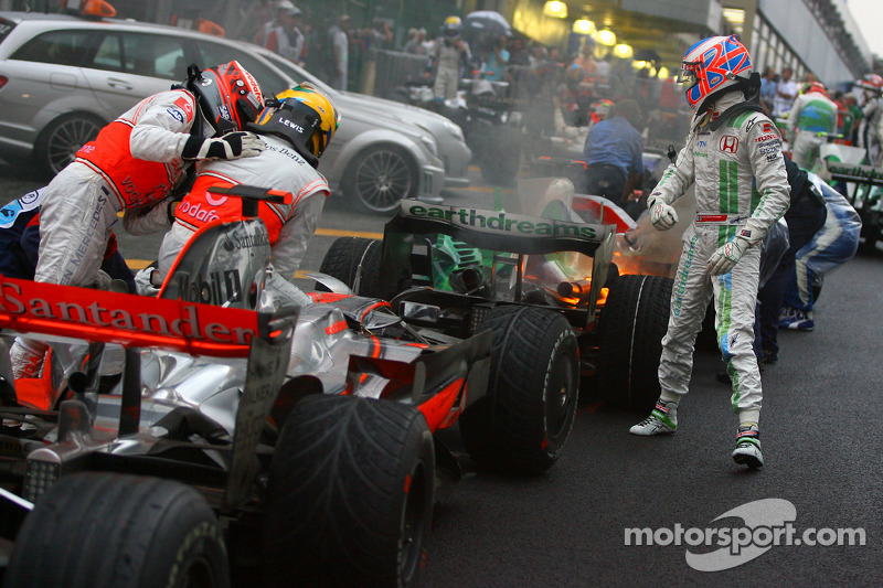 两张照片，一个地狱，一个天堂，都是在巴西，相差一年。你对巴顿印象最深的瞬间是什么