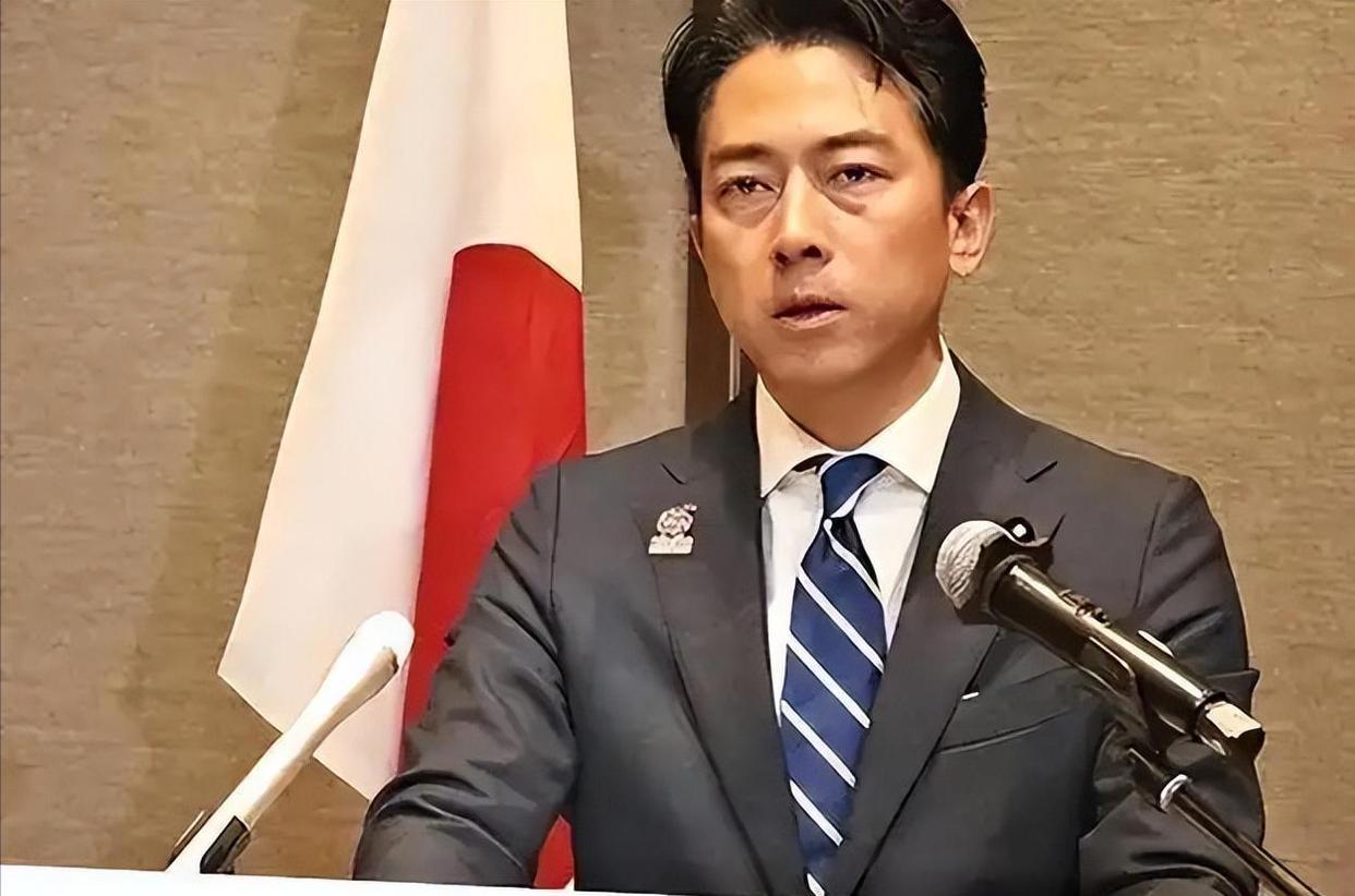 自卫队员持长刀翻进中国使馆，这可不是拍电影！一个月内连收恐吓信和炸弹威胁，中使馆