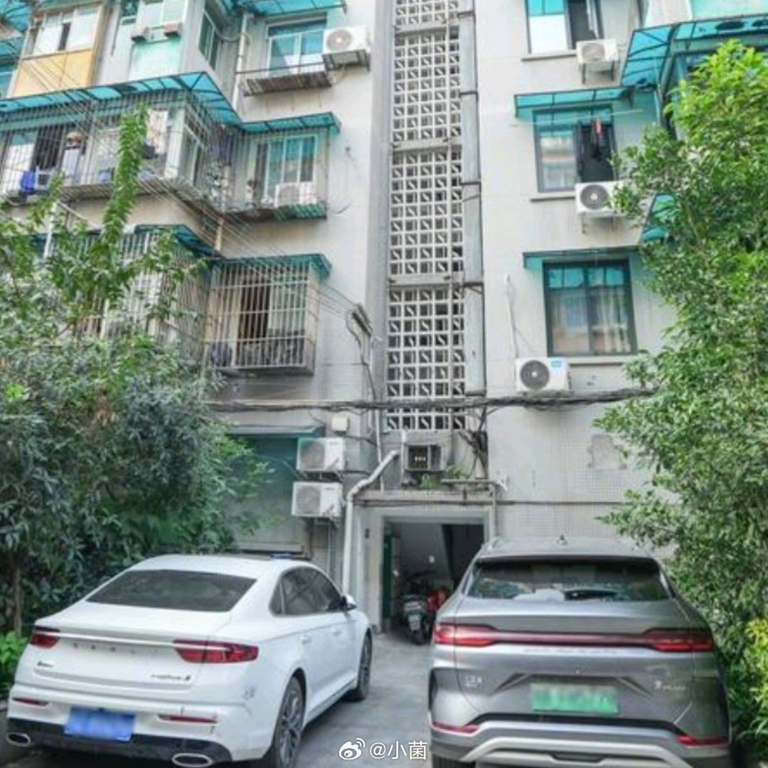 建议未来5年逐渐取消公摊面积这提议太燃啦！公摊面积就像个“神秘黑洞”，让咱购房者