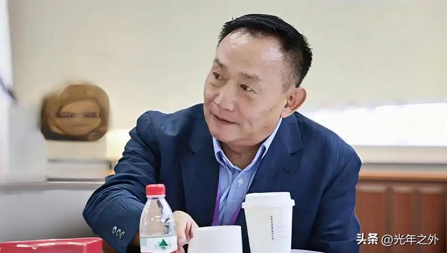 卢麒元一针见血：美国拿捏全球资金流转的本事，真得让人警醒
 
卢麒元有个很扎心的