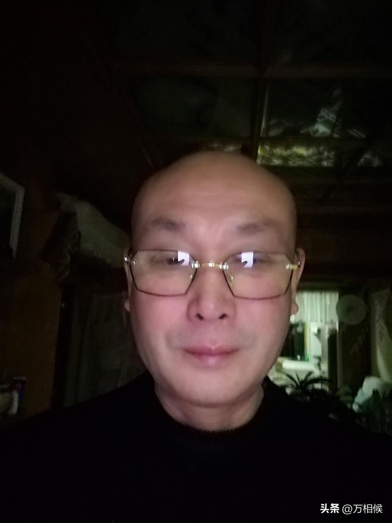 自己剃龙头快20年了，二月二，龙抬头但我是蛇，照样剃的不干不净，不影响明天依然活