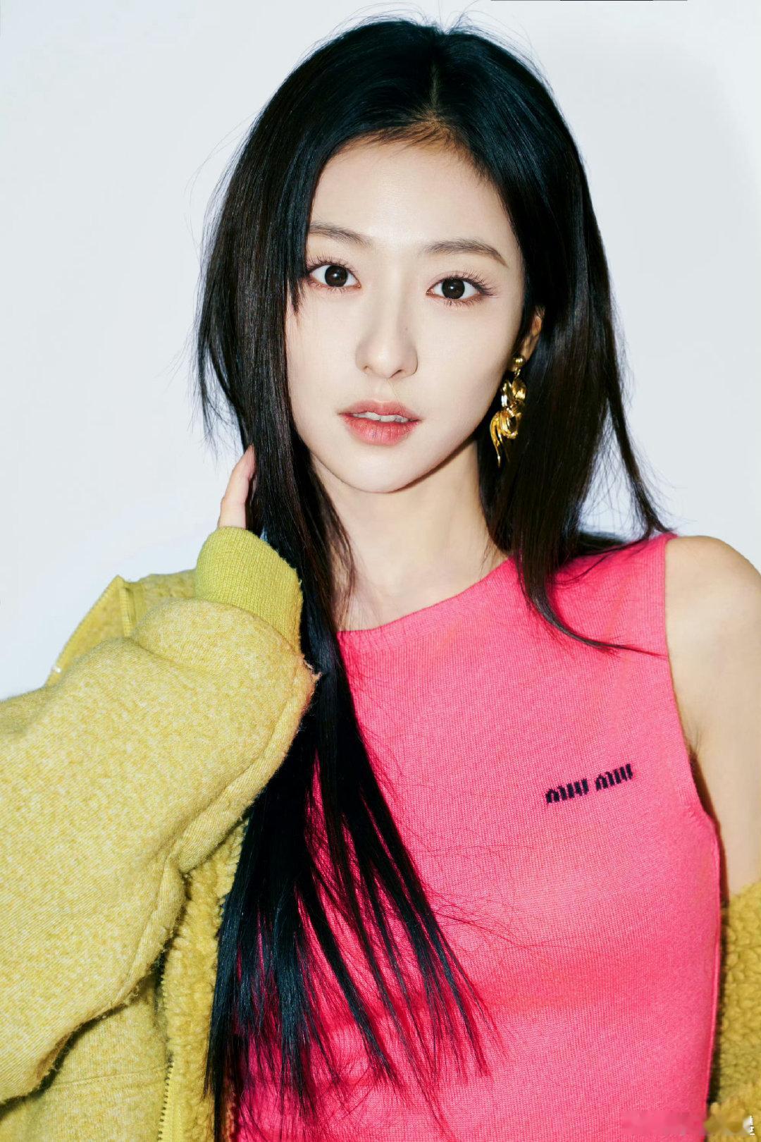 胡连馨录制你好星期六你好星期六与其纠结胡连馨录制好六的网传消息，不如期待本周的精