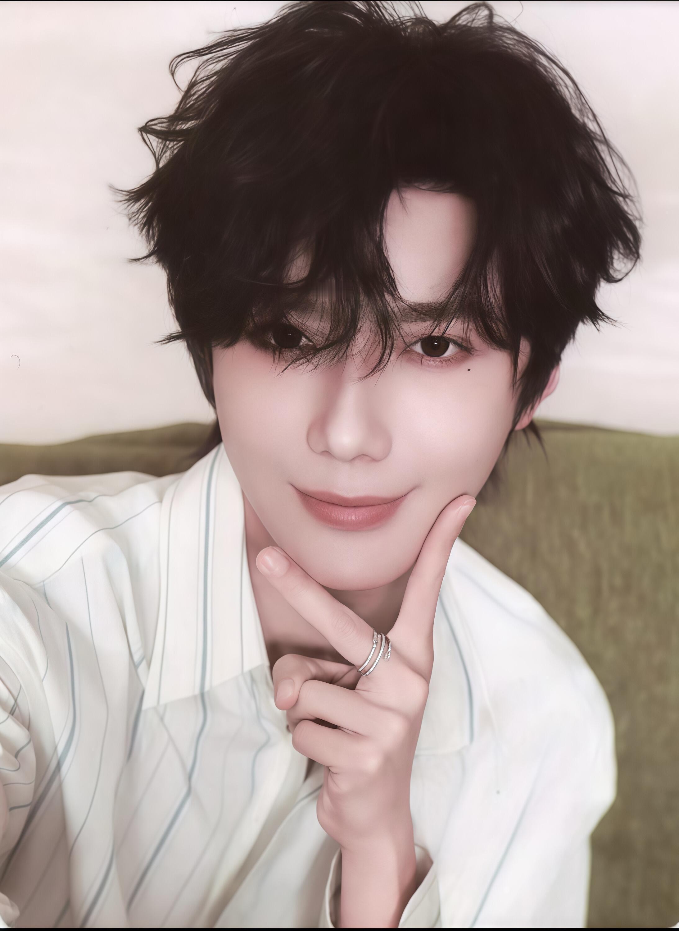郝熠然 💕a1品牌代言人郝熠然偏爱烟火四季 虽彼人声嘈杂 眼中星从未黯淡 会将
