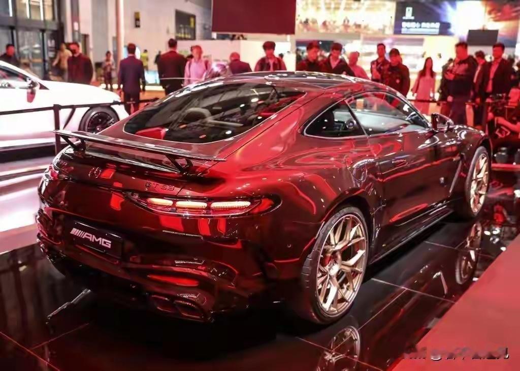 2025年9月4日晚，梅赛德斯 - 奔驰发布AMG GT全新“C190”版本，命
