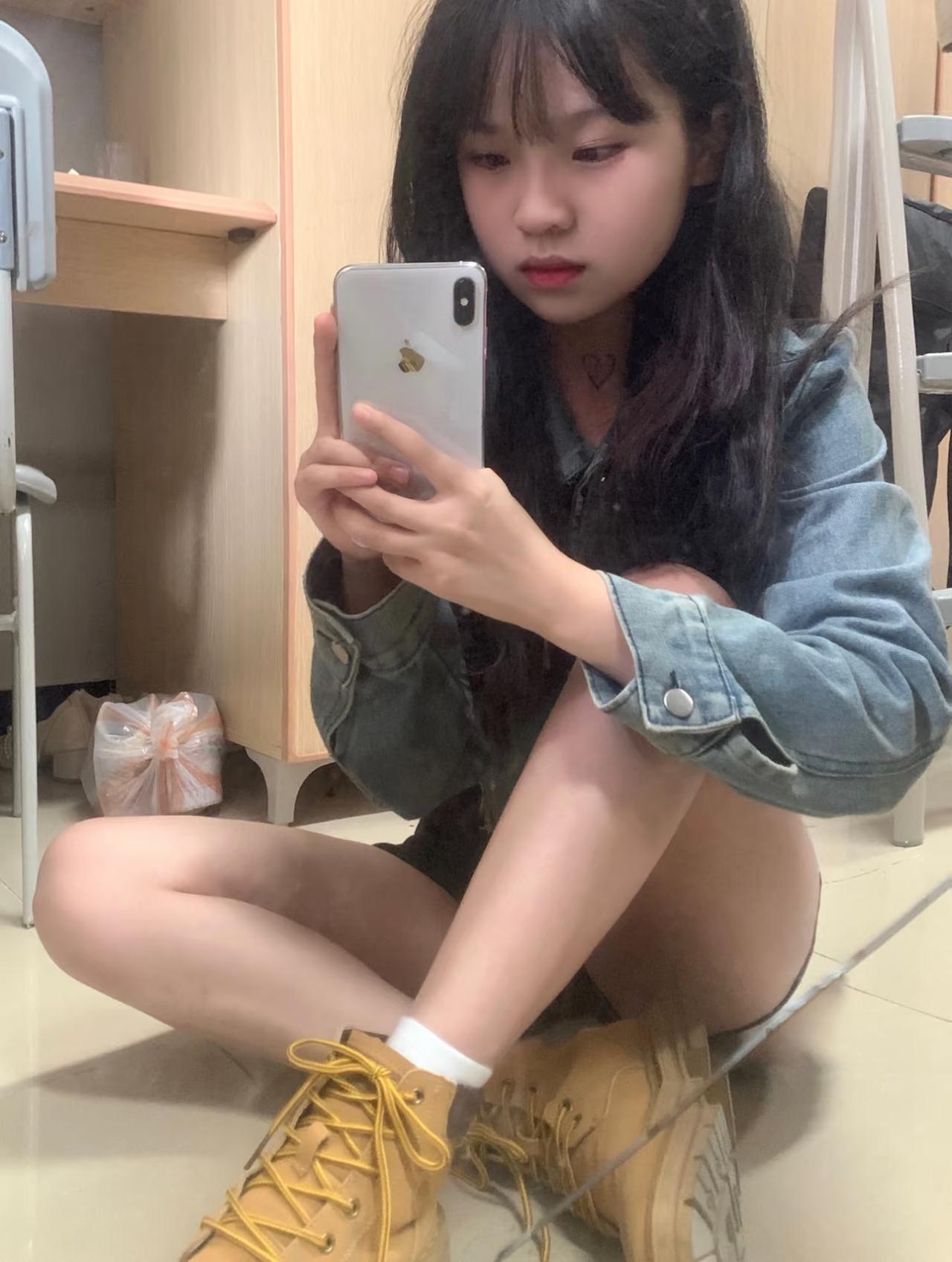 周一
今天可以摸鱼吗？