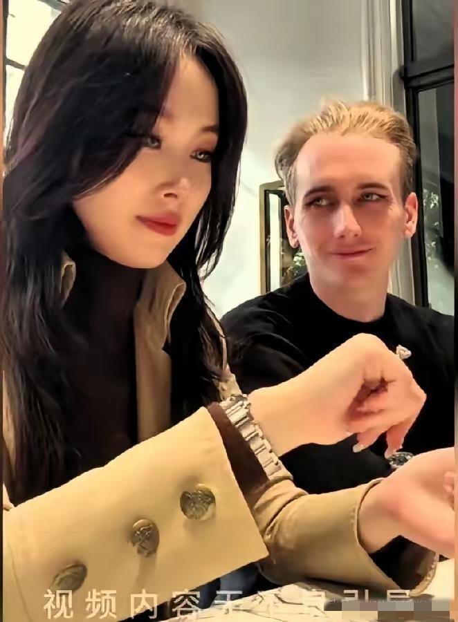 真是活久见，
这年头还有这种“精准扶贫”。

​上海一妹子，把新西兰男友当祖宗供