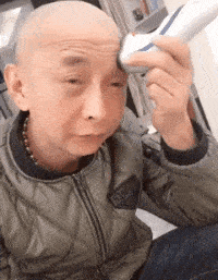 反正都秃了，也不差这两嘬了