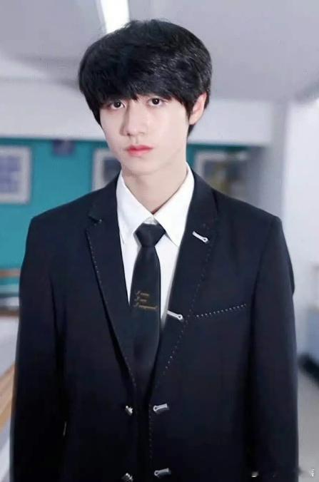 朱志鑫还没出道直接下海演双男主了。 ​​​