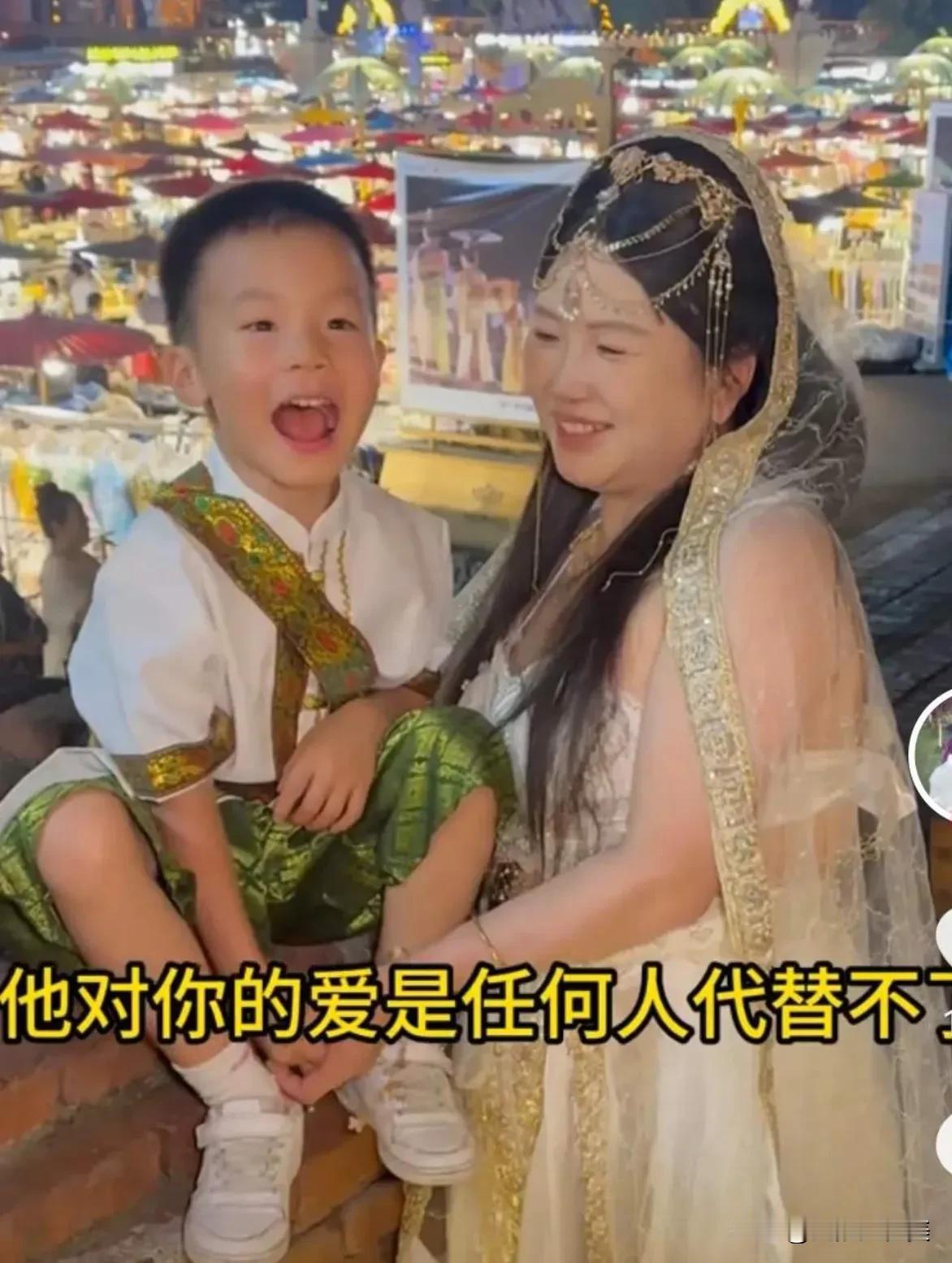 秋天妈妈又搬起石头砸自己的脚，过度消费孩子又引来骂声一片，还暴露了原形，
一二再