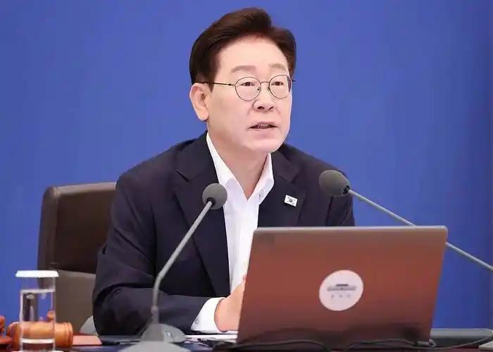 *7月15日，韩国检方同时搜查了三家半导体配套芯片企业在韩国的办公地点——中国的