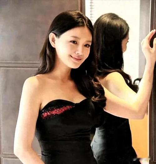 一张9万电费单曝出明星离婚账单纠纷 前夫一年垫付4000万
大S和汪小菲离婚后，