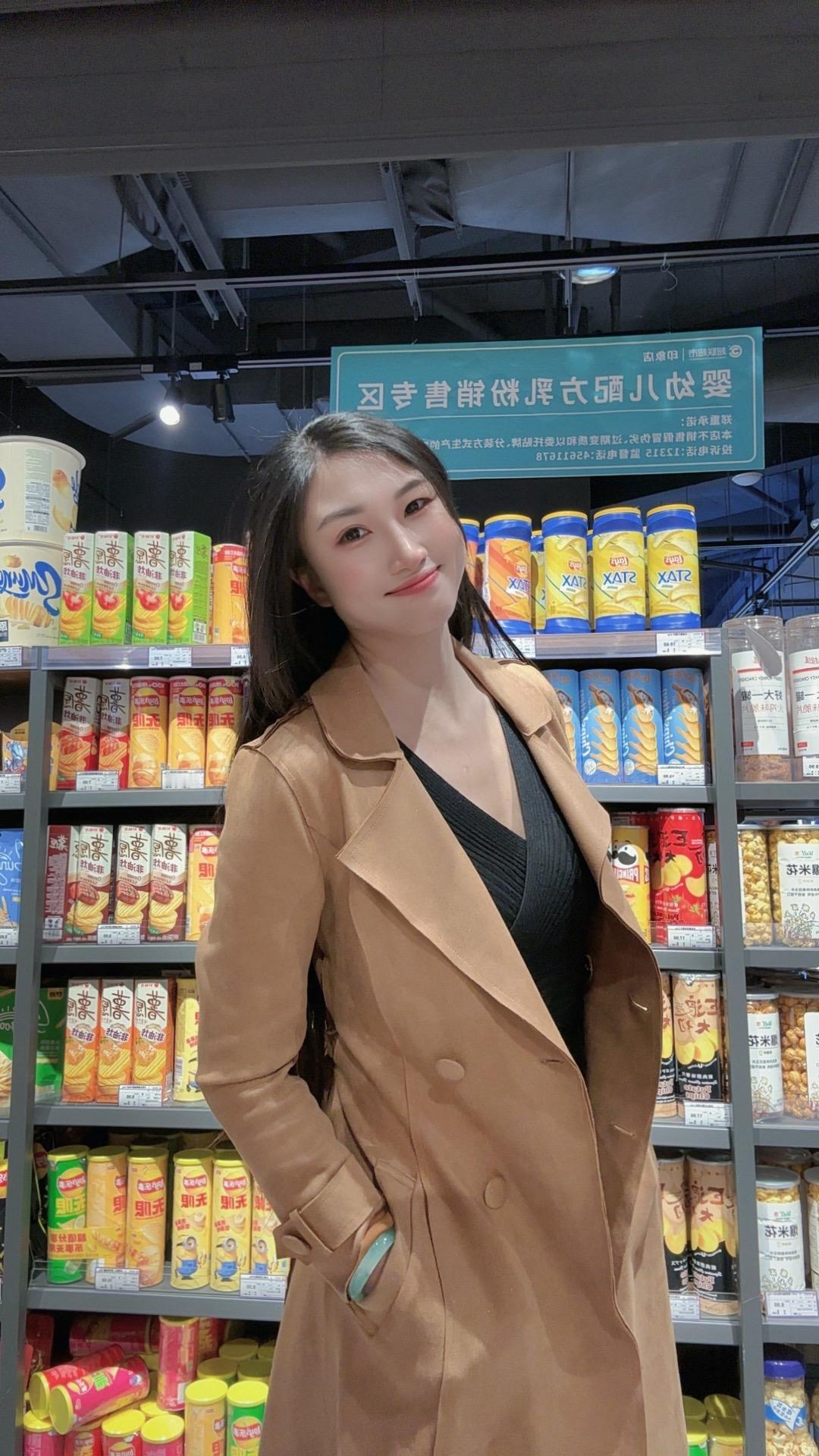 大叔，我一直琢磨不透，男人对女人，到底有没有真爱？
见多了嘴上甜如蜜、转身就变心