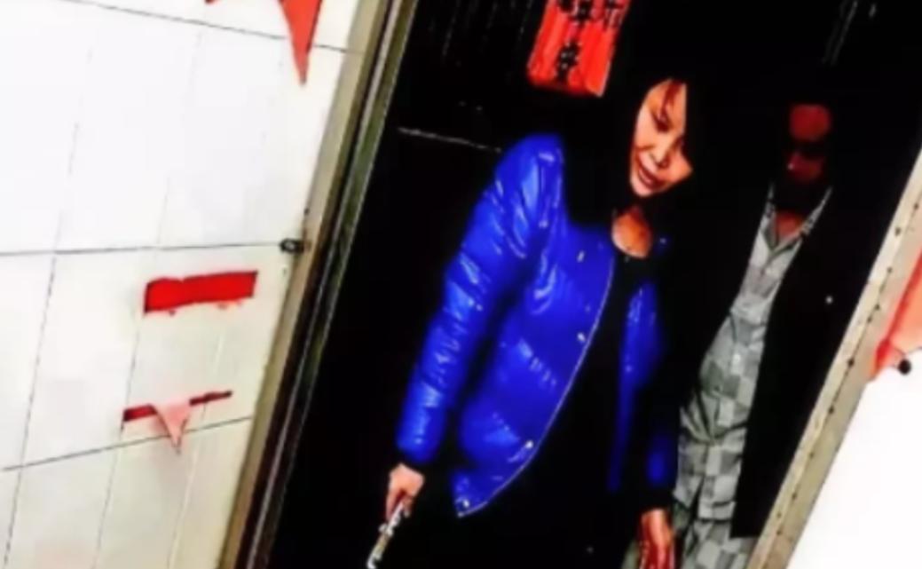 2021年，一房东以各种理由不退租客押金，租客为了报复房东买了300多个鸡蛋，分