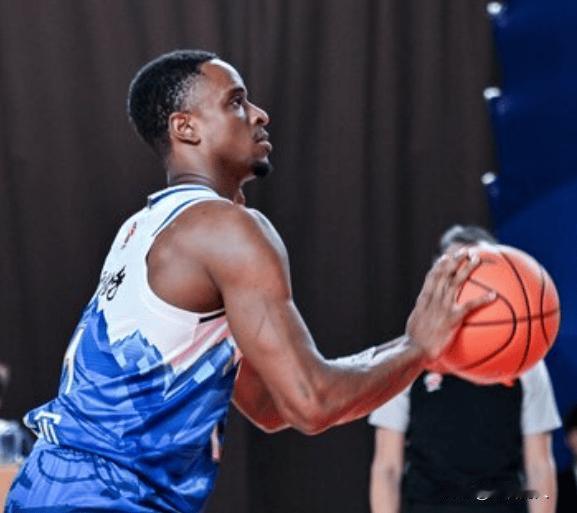 刘炜指导对纳托尔不满意，防守最不好就不用打



刘炜指导对纳托尔不满意，防守不