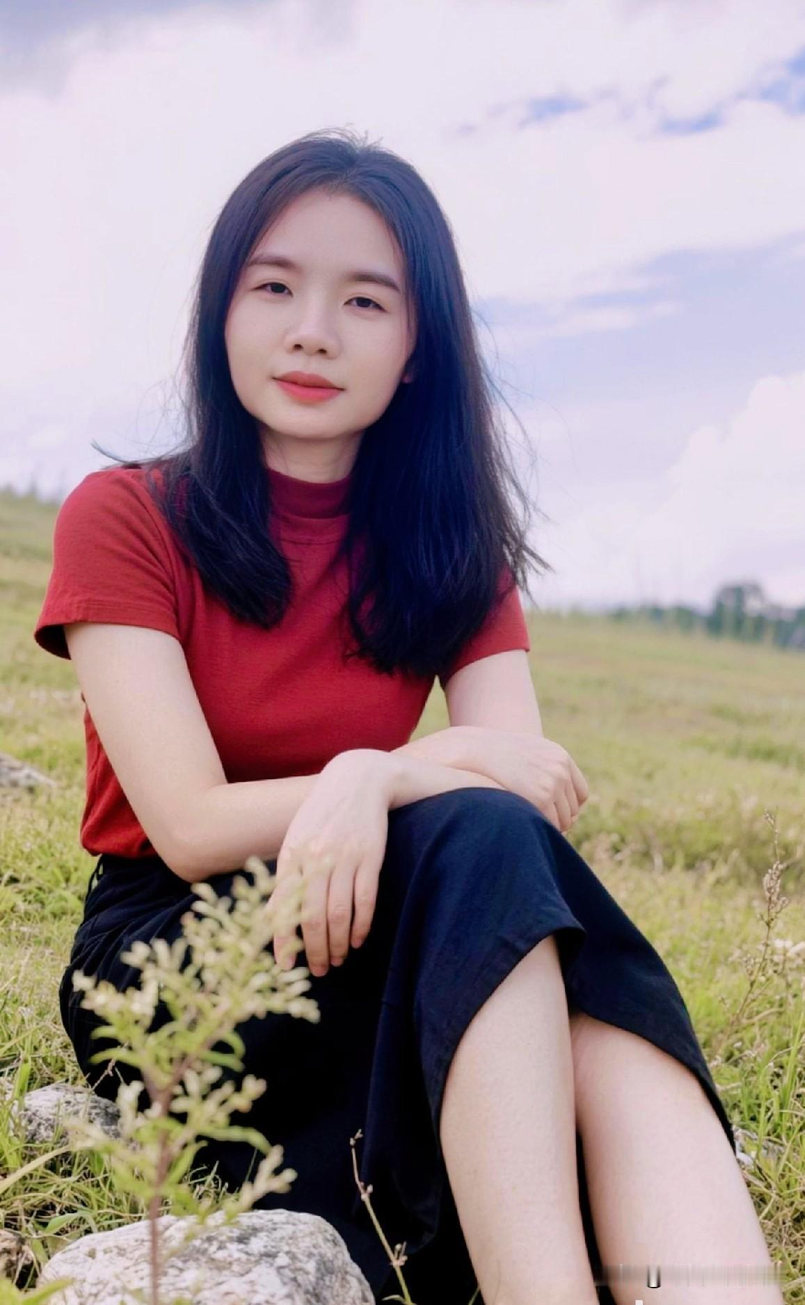 高考一结束，女儿就像被抽走了所有力气，没日没夜地补了好几天的觉。

这两天总算缓