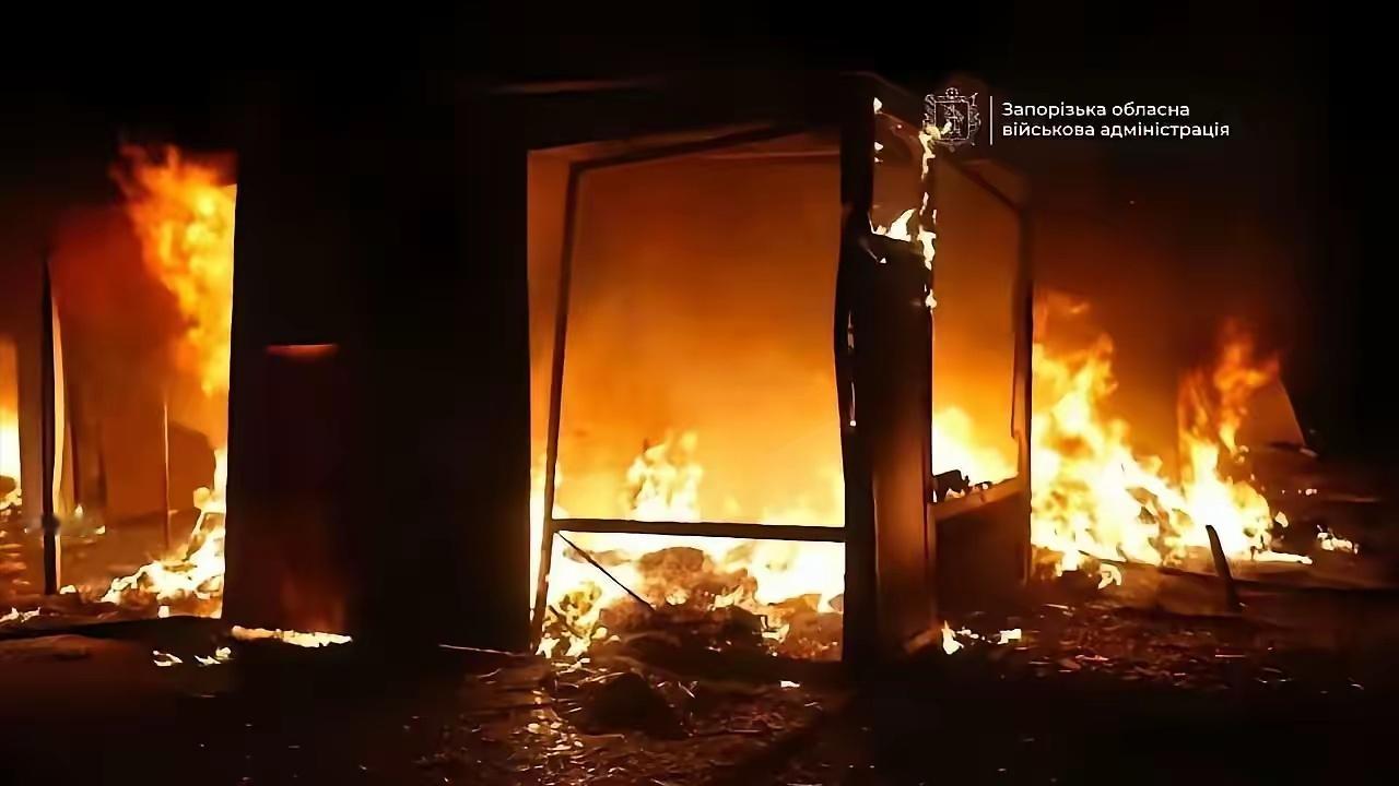 俄罗斯忍不住了！俄军终于不给面子，巨型炸弹爆炸敖德萨港口！俄军现在换了全新打法，
