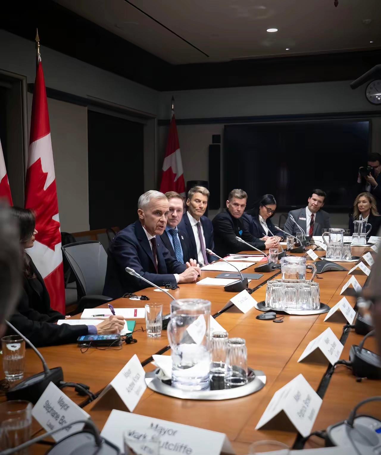 官宣，加拿大和中国合作

加拿大直接官宣和中国合作搞电动汽车，咱的车企迎来大机会