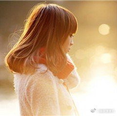 【营销：换个角度试试】一个人去买牛奶。小贩说：1瓶3块，3瓶10块。他很无语，于