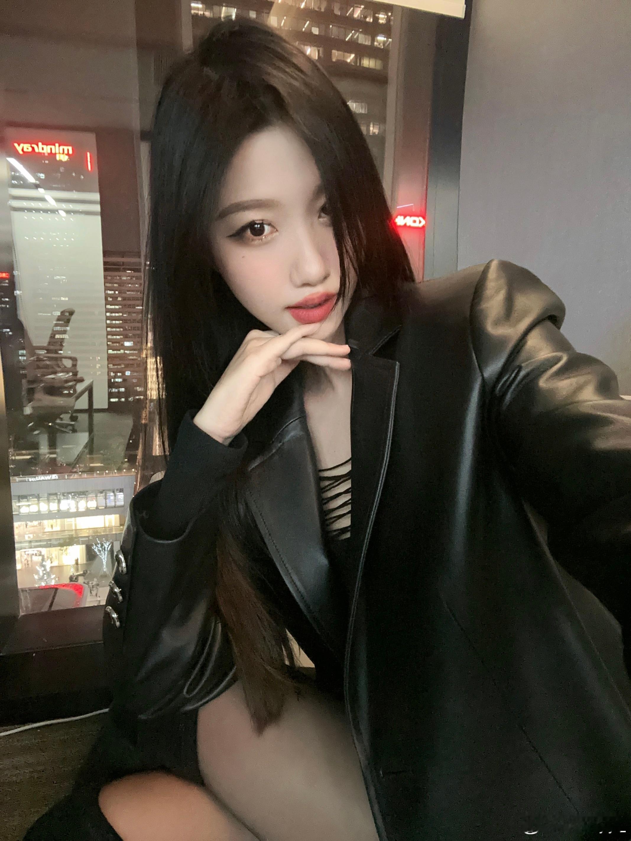 直视我…  ​​​