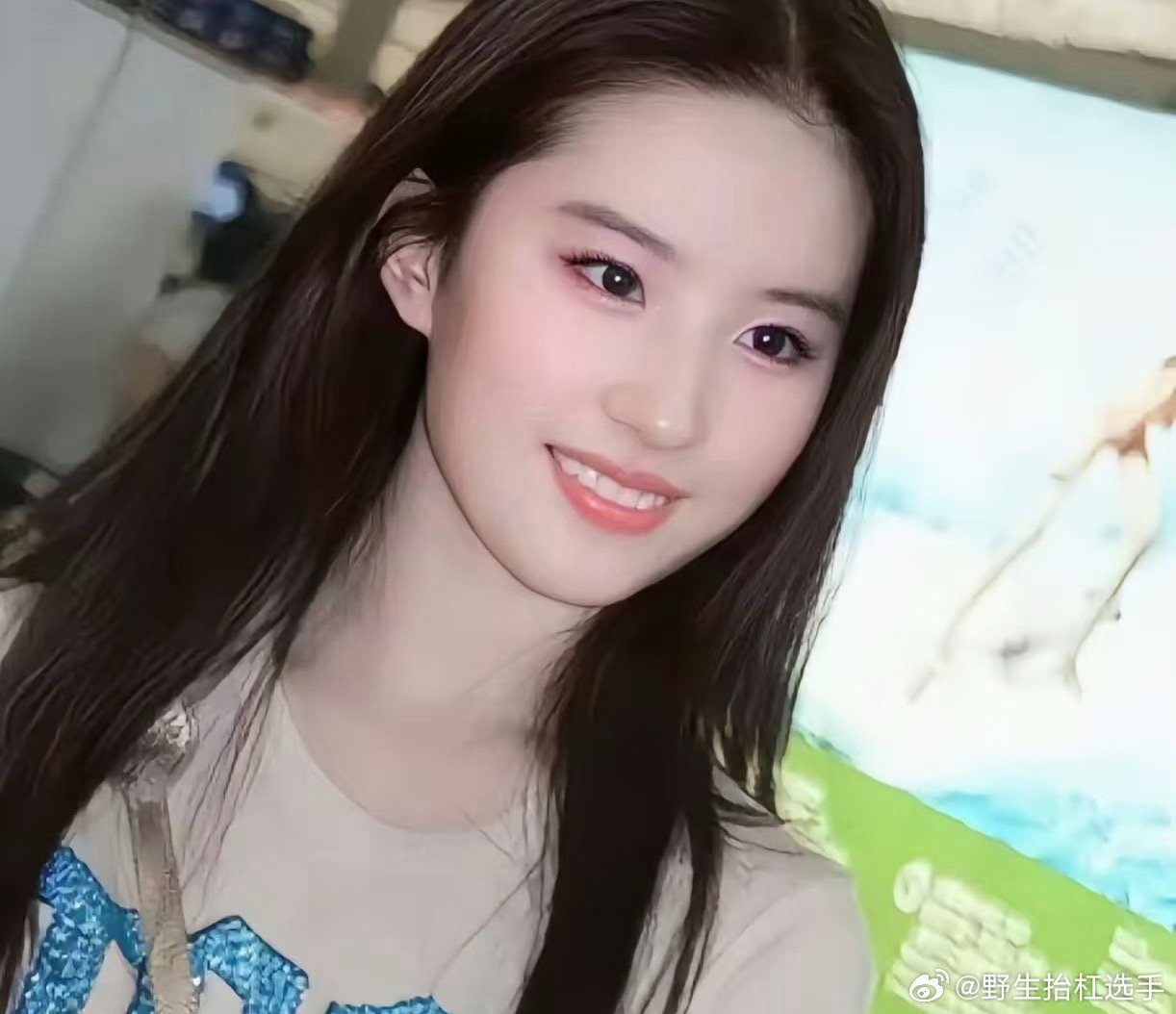 刘亦菲幼儿园就是高颅顶美女从不怕贴头皮，刘亦菲早期更是美神！[爱慕] ​​​