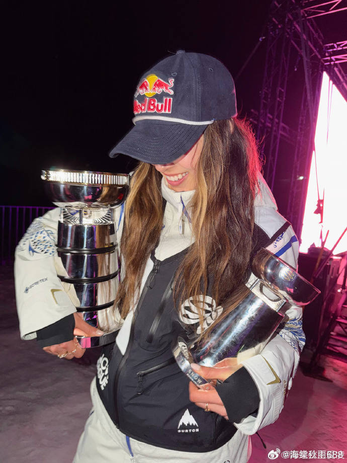 实力强劲！谷爱凌雪盟总决赛夺冠 手捧奖杯笑意满满------北京时间3月21日消