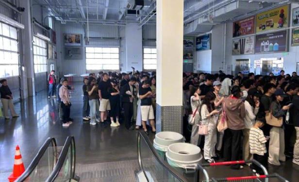 为什么苹果销量大杀四方？真相刚刚曝光苹果iPhone17系列，在中国原价卖，都已