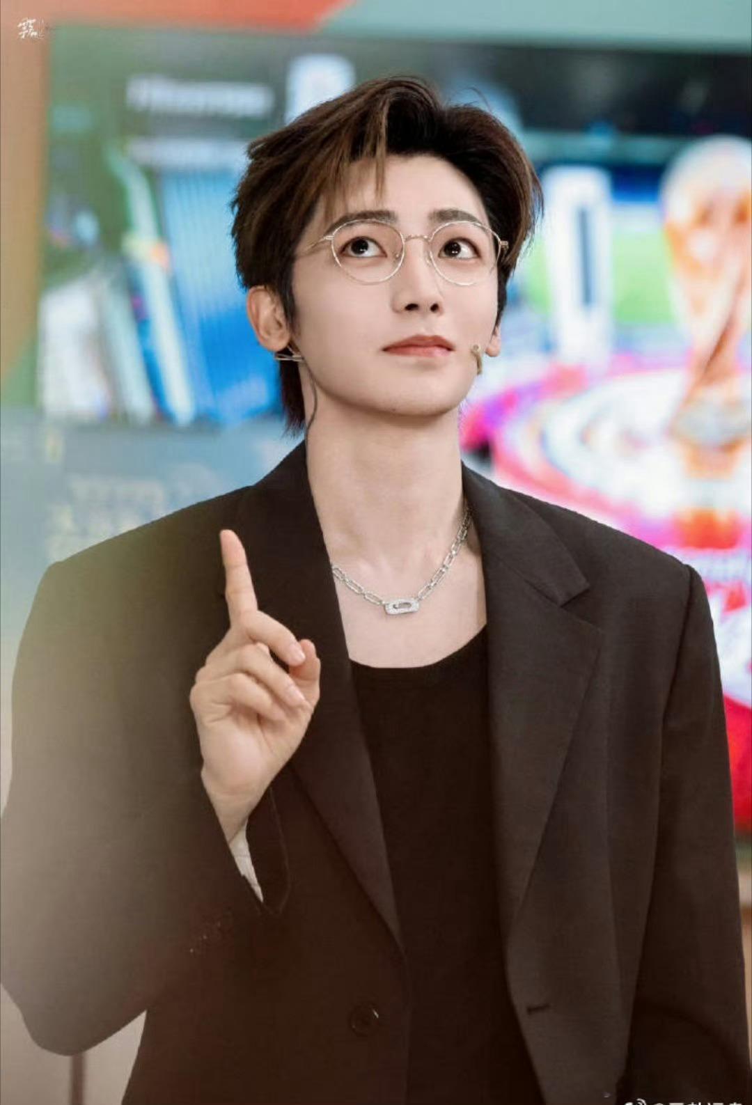 侯明昊、王安宇、田曦薇今日直播状态，谁赢了 