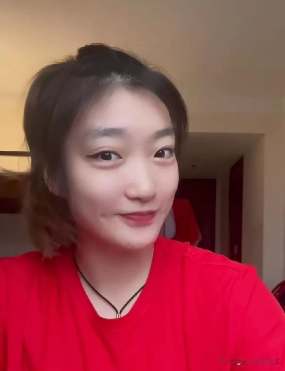 李梦心情大好，终于又回到了自己喜欢的篮球赛场，并帮球队取得2连胜！整个人瘦了不少