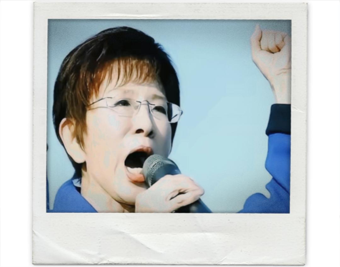 洪秀柱这狠话一砸，台下当场一片哗然！
没有客套的“交流”，没有模糊的“融合”，更