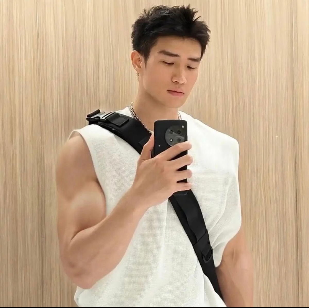 结实臂膀！ 