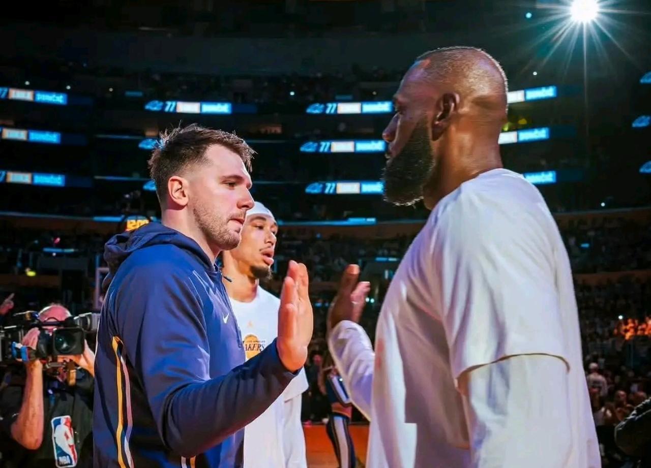 我感觉雷迪克还不如我，我虽然没有什么战术，但是进攻我会让三个核心和教练一起讨论，