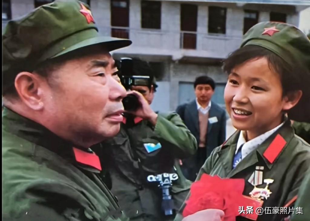 1984年9月15日，昆明军区老山、者阴山自卫还击作战庆功大会，中国人民解放军总