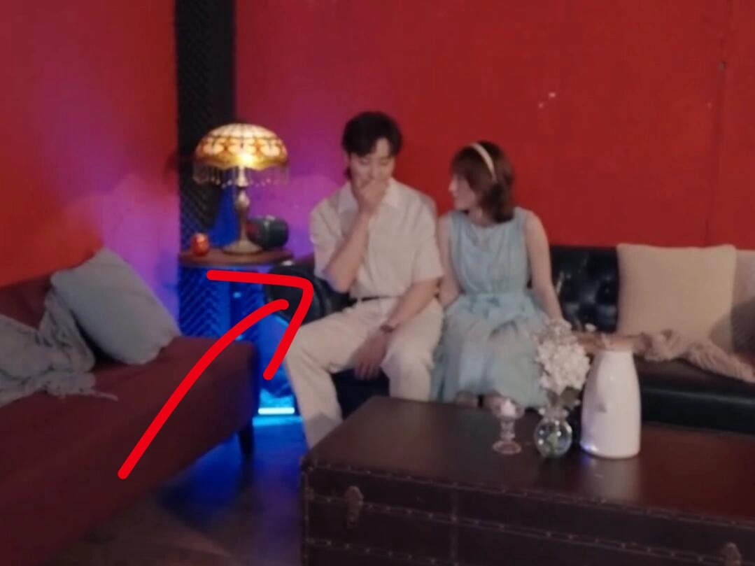 心动的信号8男嘉宾的肢体语言已经写满了拒绝了…. ​​​
