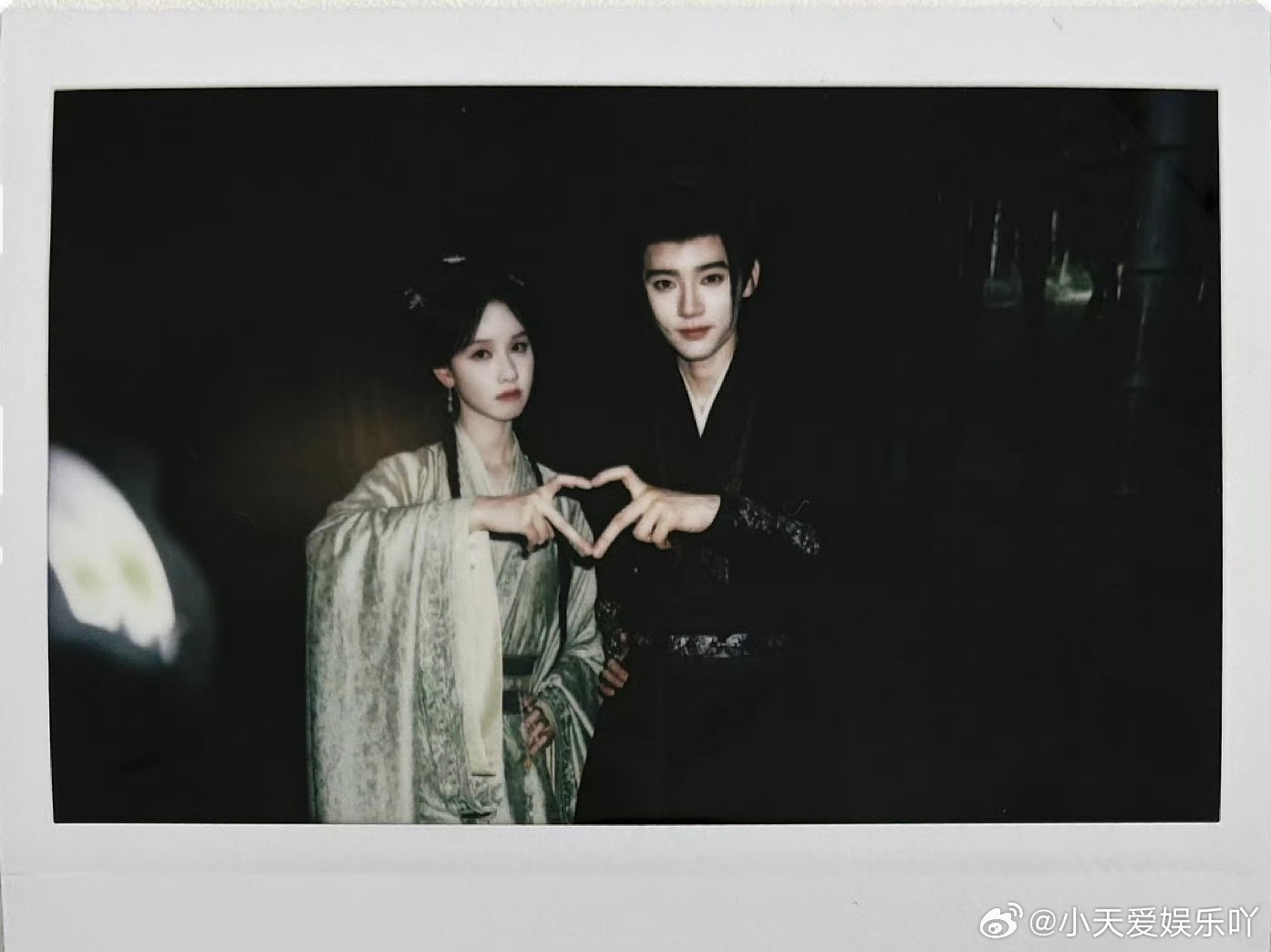 陈都灵周翊然还藏了多少合照剧集翘楚 一直在好奇剧组到底囤了多少双人素材，这批宝丽