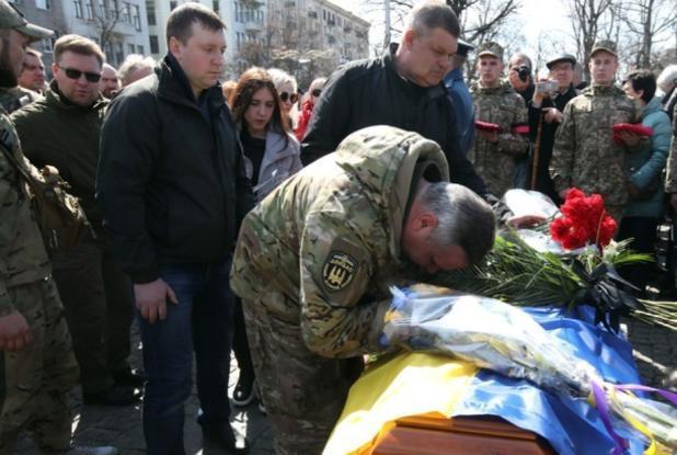 4 月 9 日俄方向乌克兰移交了一千具乌军阵亡士兵的遗体，可乌方向俄方移交的却仅