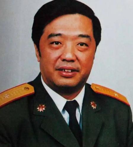 1963年，贺龙独子冲击清华大学失利，找到父亲走帮忙，谁知，贺龙直接进入学校，指