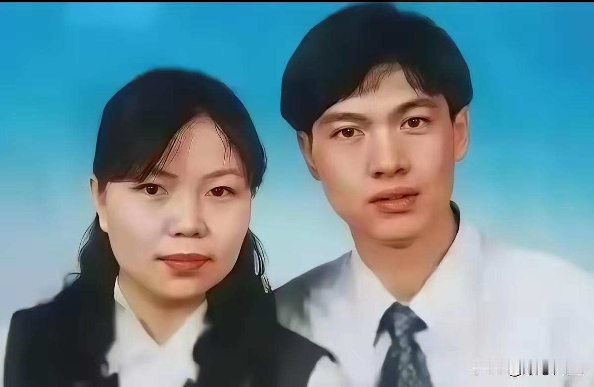 河北石家庄，1998年，经人介绍，银行职员郭俊伏认识了中学老师张贵平。第一次见面