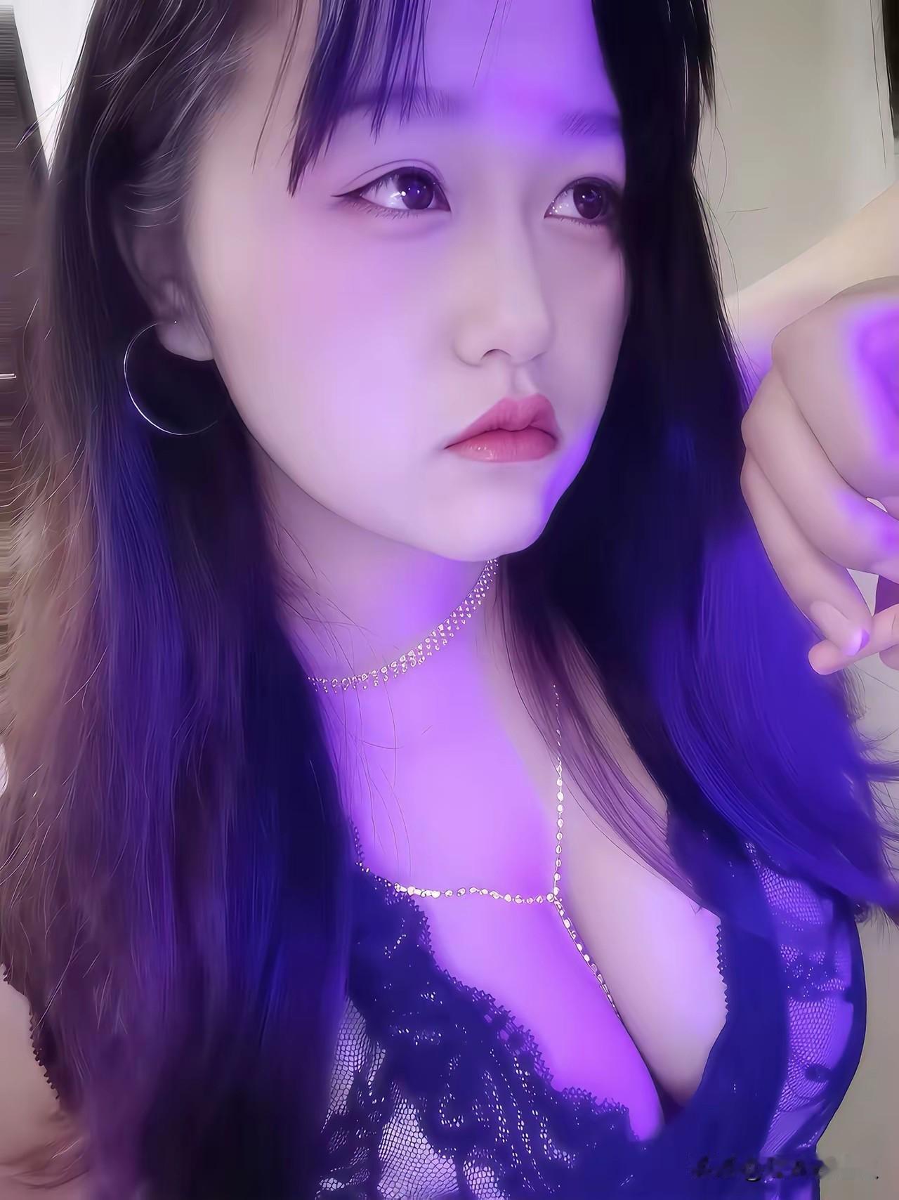 这丫头，又是要喝多的节奏，也真是！冬日生活打卡季 玩疯了的小丫头