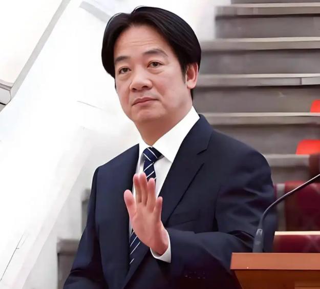 赖清德的天，这下是真要塌了！美军上将罗纳德・克拉克放出重磅警告：解放军正在大批量