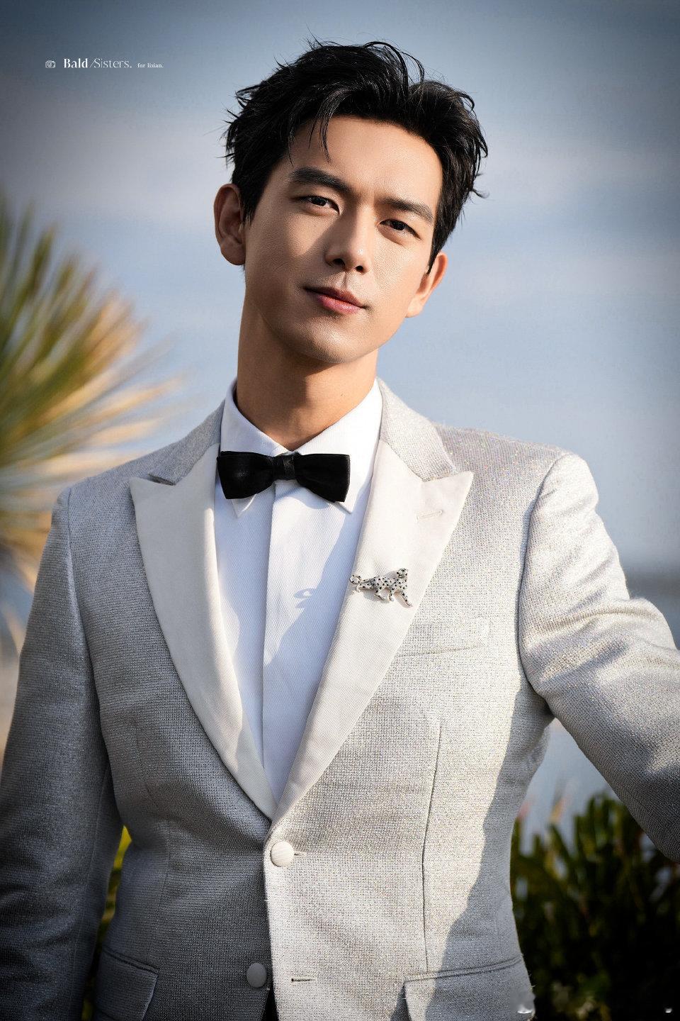 李现 我拍的张婧仪 lx李现给张婧仪拍的生日照 李现尊重每一个剧组合作伙伴，欢迎