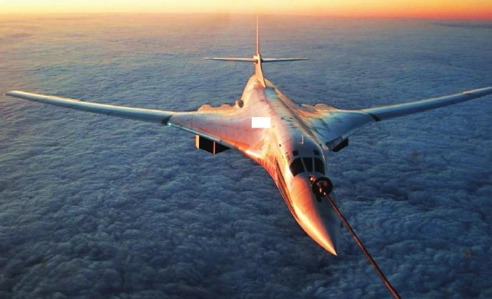 每天认识一件兵器 苏联/俄罗斯Tu-160“海盗旗”轰炸机机身长度：54.1米机