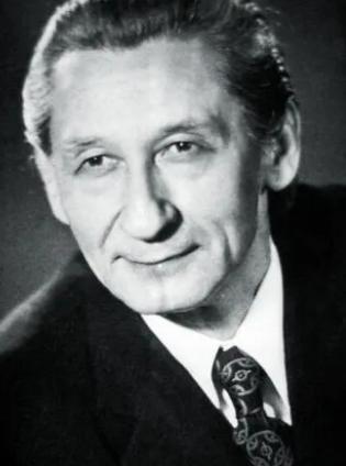 1980年3月，邱岳峰吃了大量安眠药，被送往医院也没有抢救过来，去世了，虽然他是