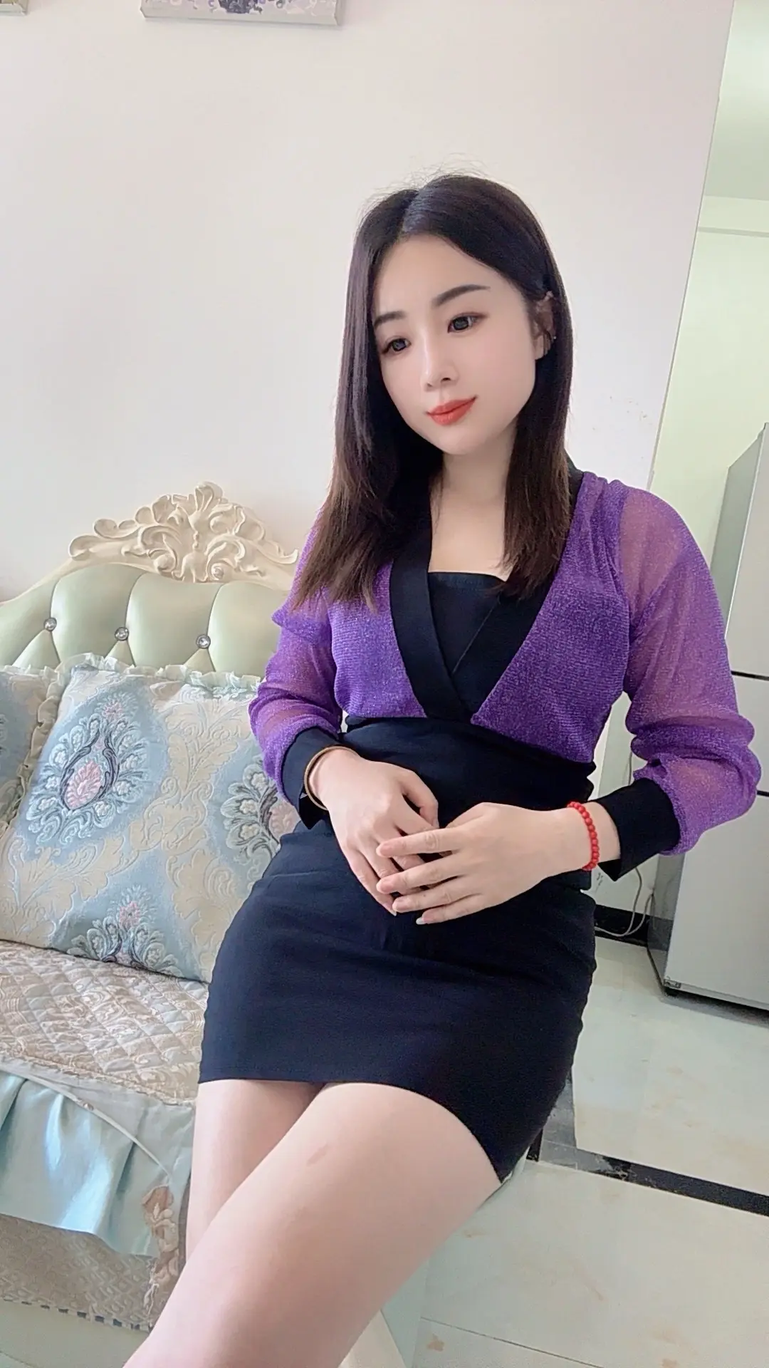 别人的夜晚是温柔的港湾，而我的夜晚却成了失眠的战场。明知熬夜伤身，我却...