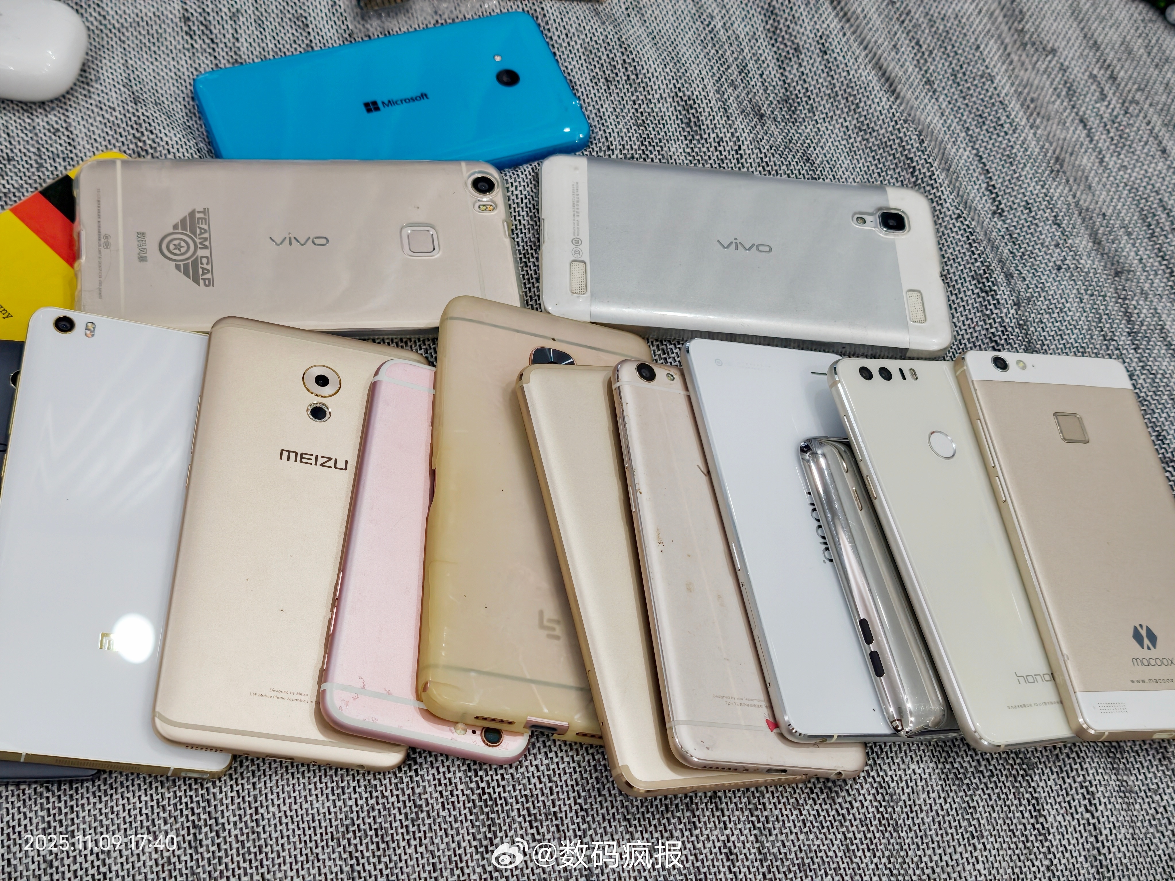 珍藏了十几年的旧手机，没有一台有问题的，但是基本上没有应用了，偶尔充充电也是一种