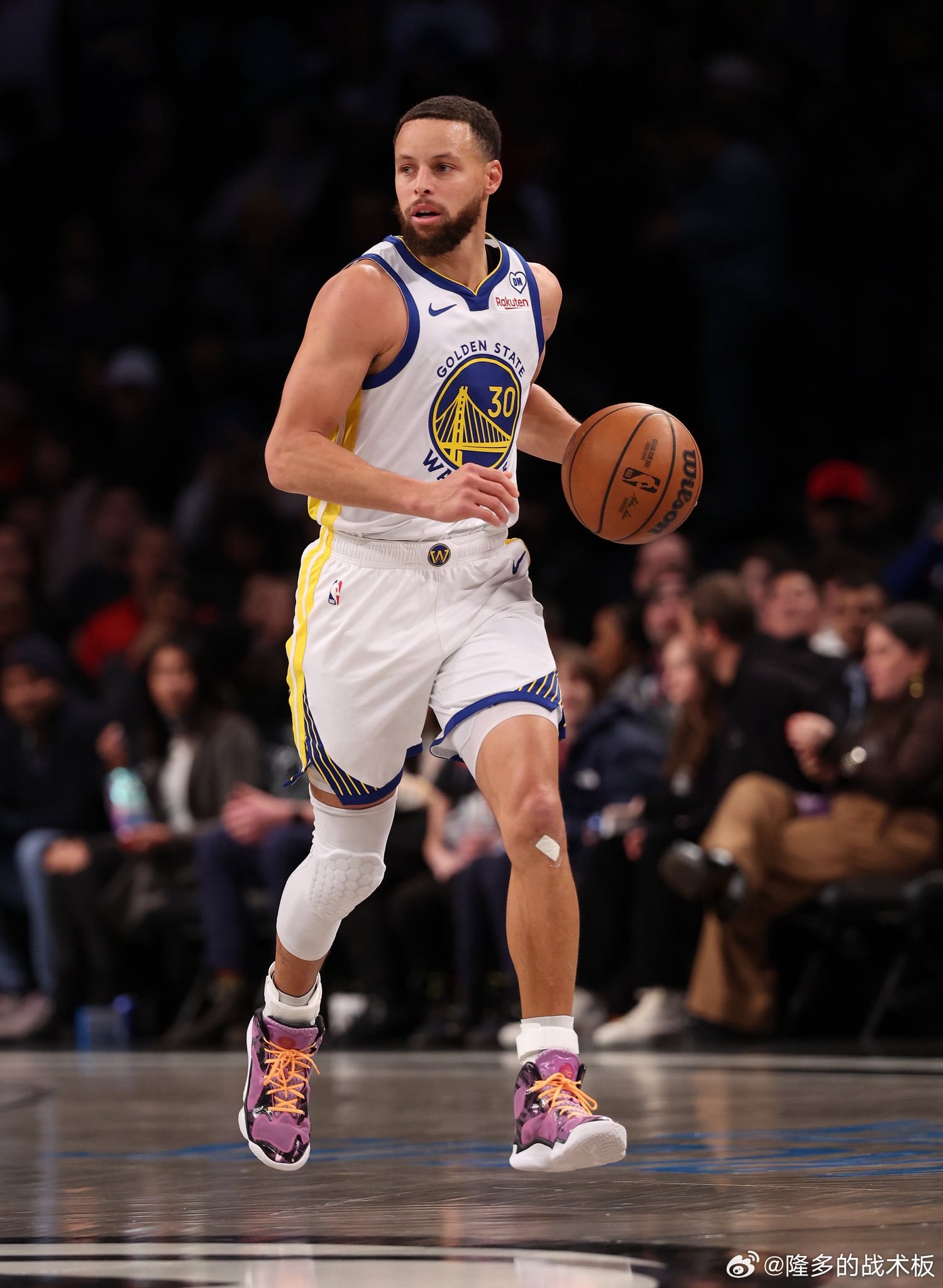 库里因生病缺席今日与步行者的比赛，已连续缺阵三场 ​​​