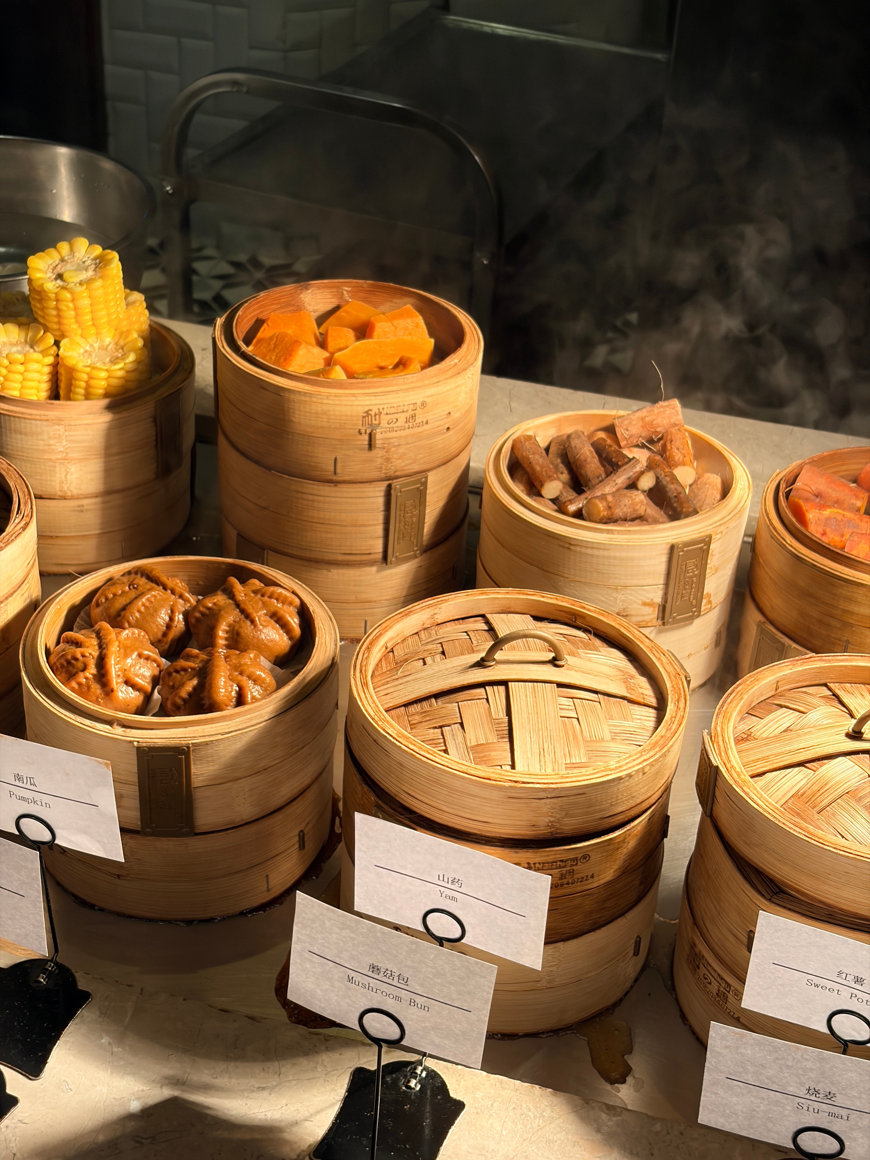 早，第一个来餐厅的男人 成都·洲至奢选成都棕榈泉酒店