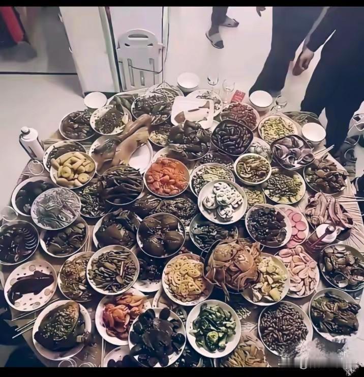 这一桌什么乱七八糟的[泪奔]